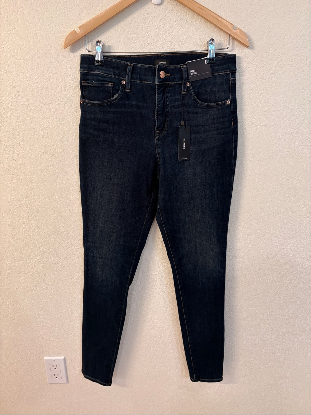 Express Mid Rise Skinny Jeans - NWT Size 8L